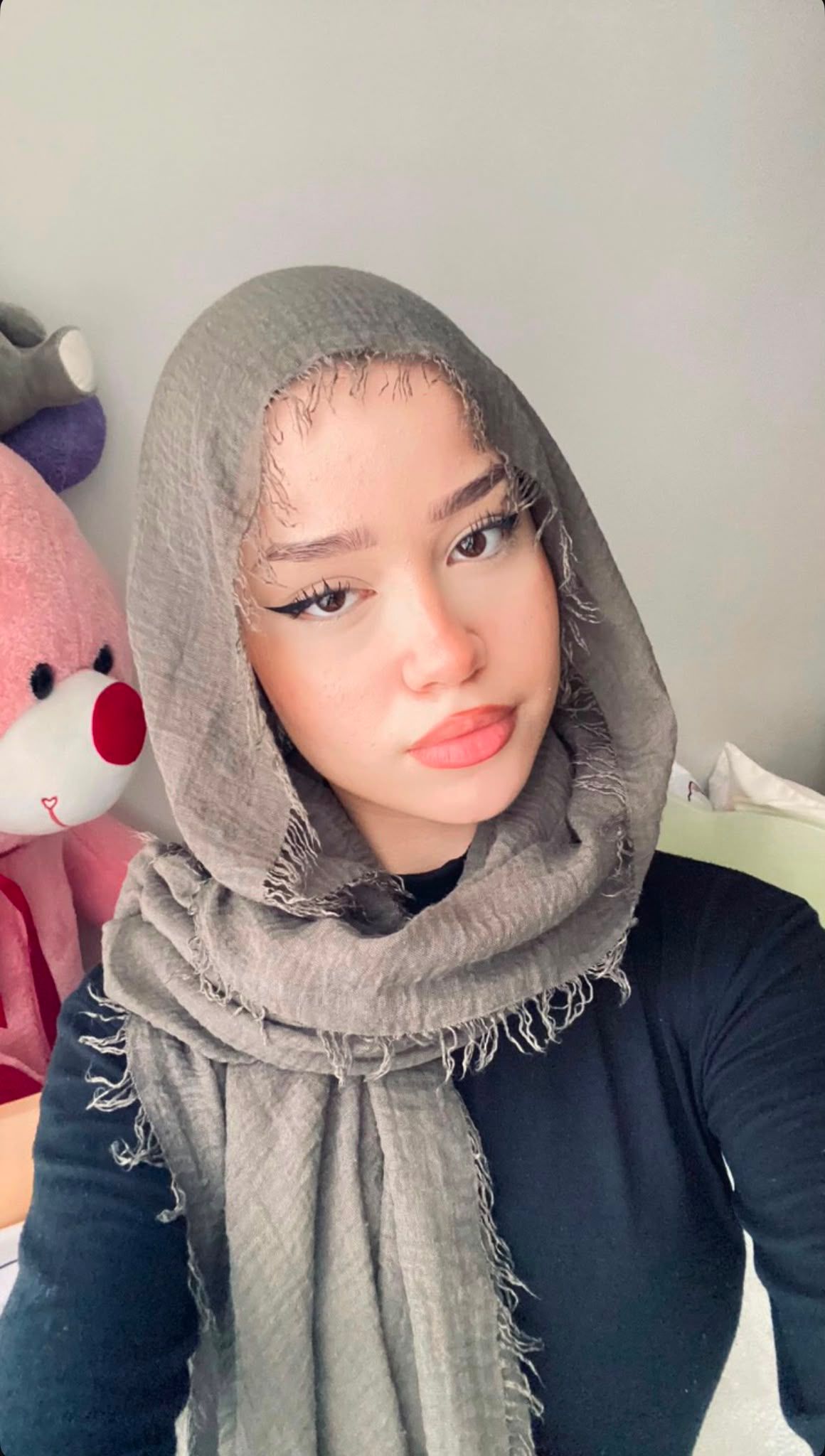 Karalı Arabada Görüşen Escort Bayan Çilek